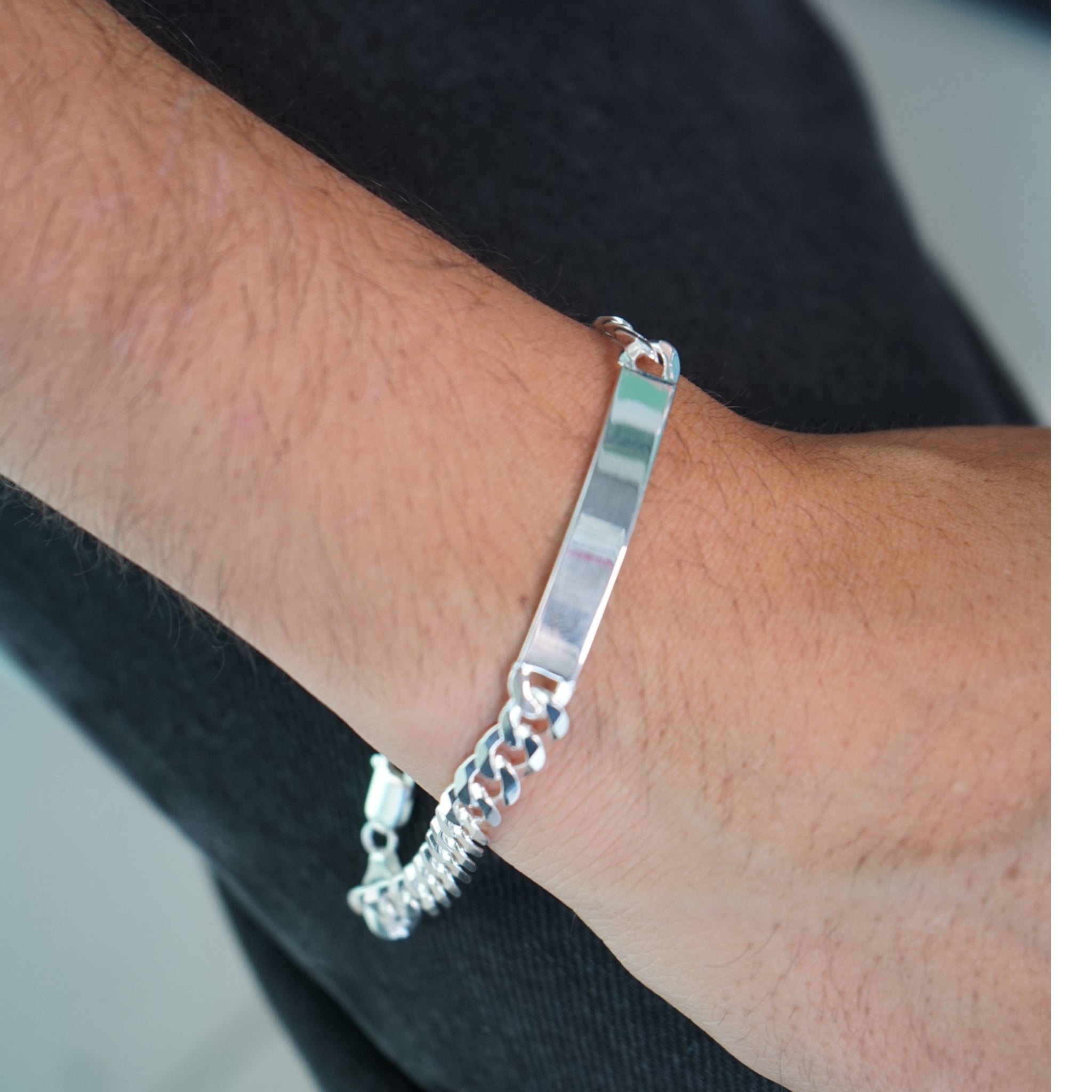 Pulsera Grumet con Placa Plata Ley 925 (21 cm) – Línea Premium