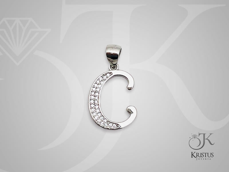 Colgante de Iniciales con Circones de Plata Fina Ley 925 - Personalización y Elegancia.