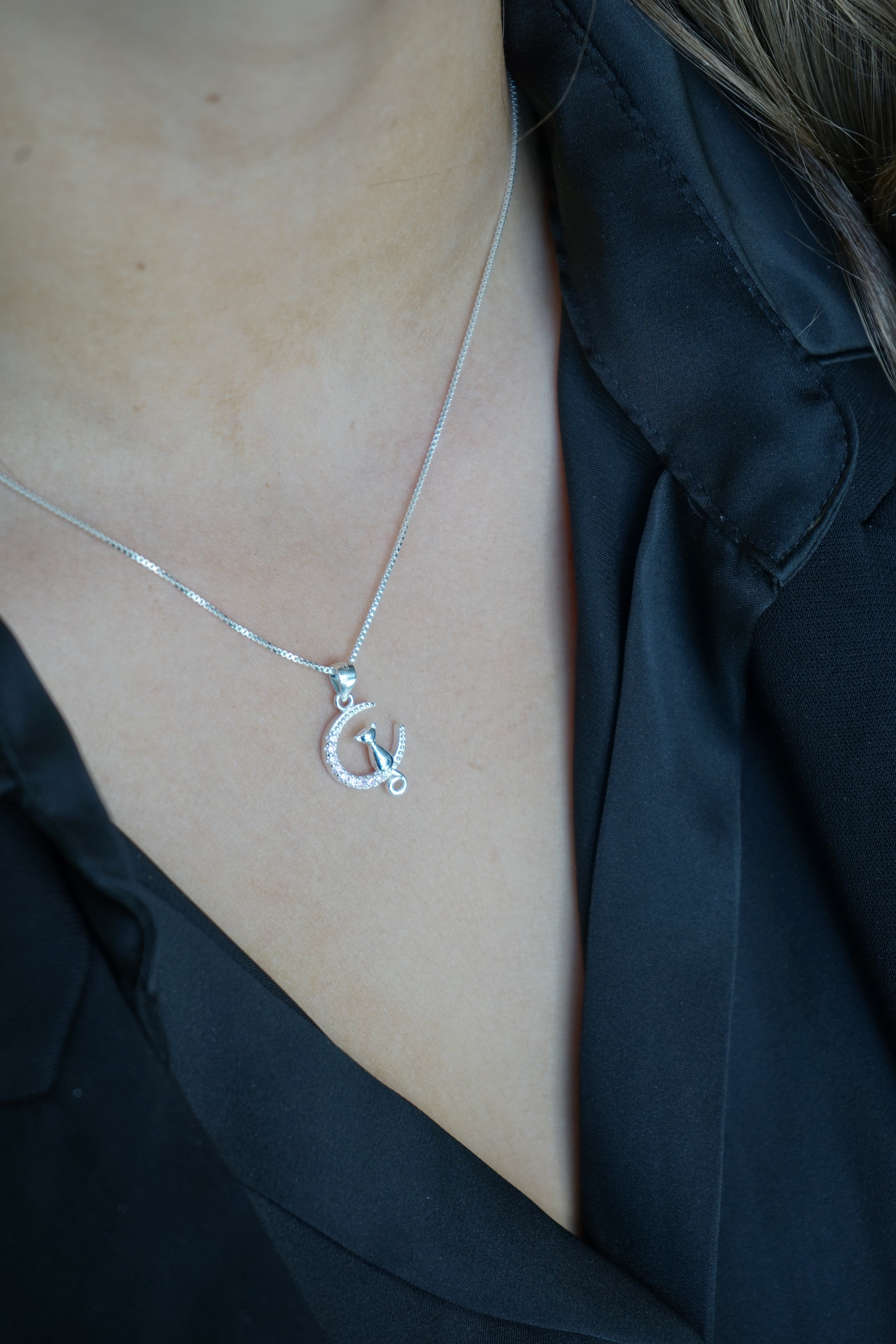 Conjunto Gato en la Luna en Plata Fina 925 con Circones  Símbolo de Misterio y Curiosidad