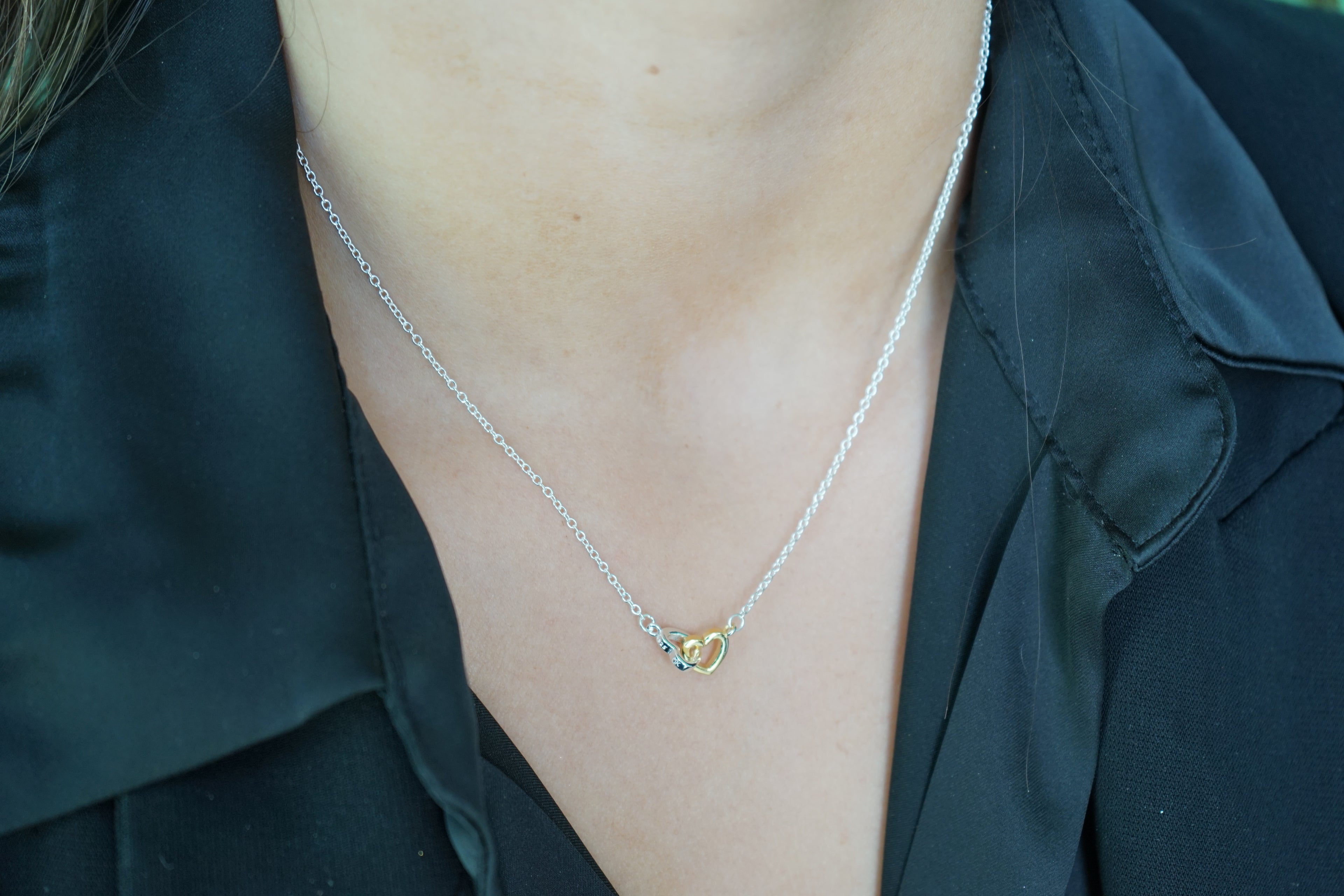 Collar Corazones Entretejidos – Plata Fina 925