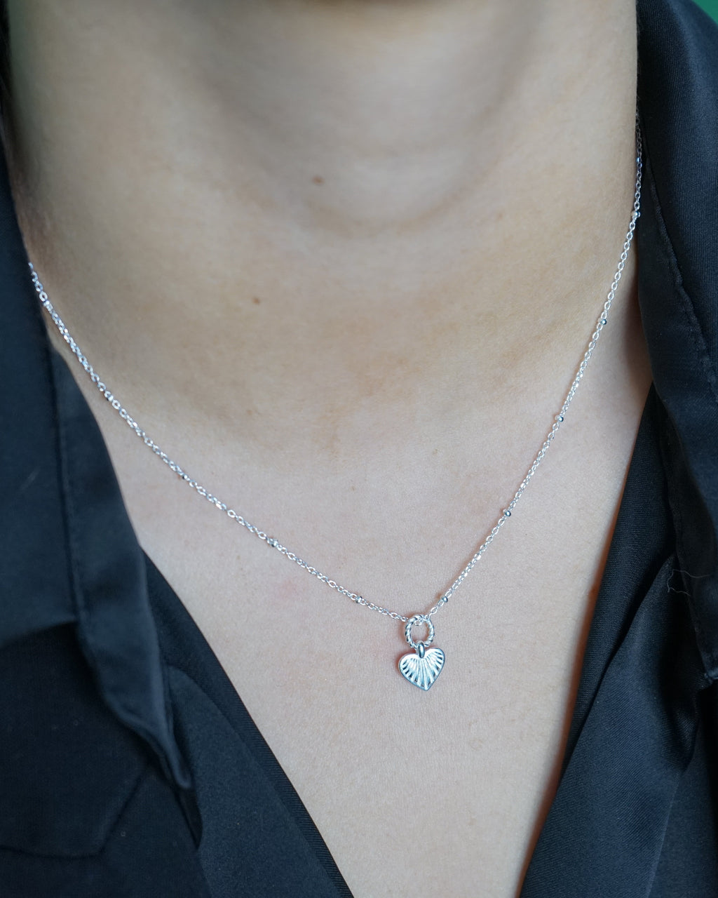 Collar Corazón Tallado – Plata Fina 925